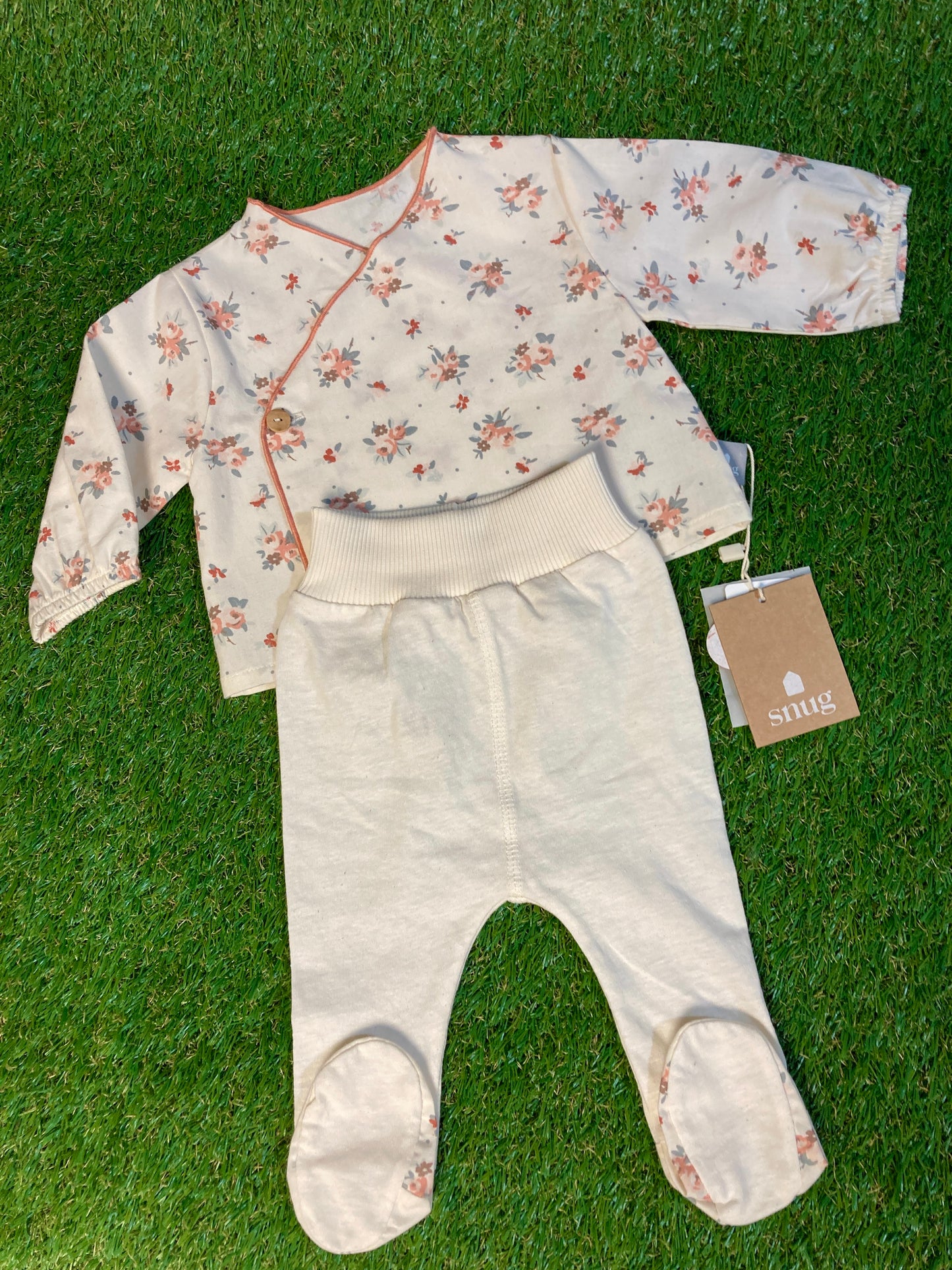 Ensemble 2 pièces avec blouse fleurie 1M